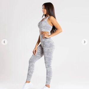 Women’s Best camo leggings